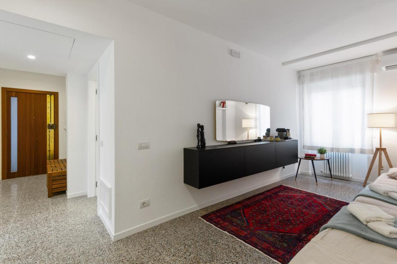 Inner City Apartments เลชเช ภายนอก รูปภาพ